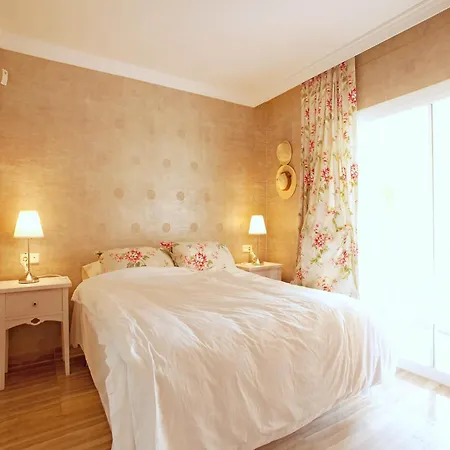 Apartment Charming With Pool *
