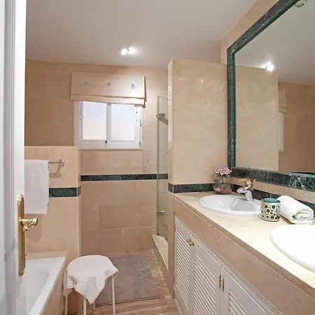 Charming With Pool Apartment Marbella