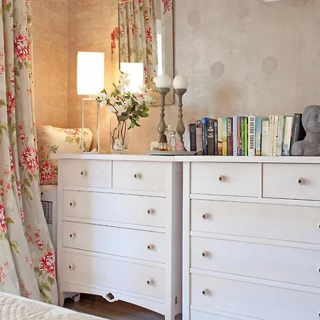 Charming With Pool Apartment
