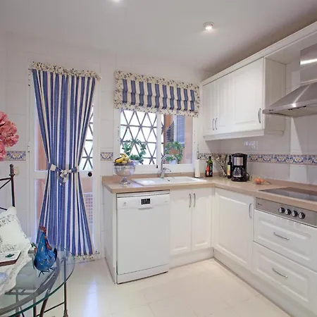 Apartment Charming With Pool *